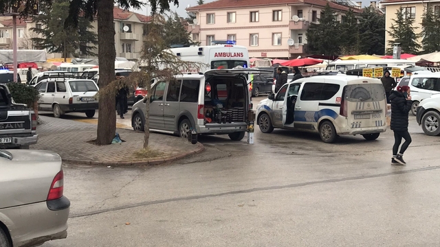 Konya'da pazarda taşlı-sopalı kavga: 5 yaralı