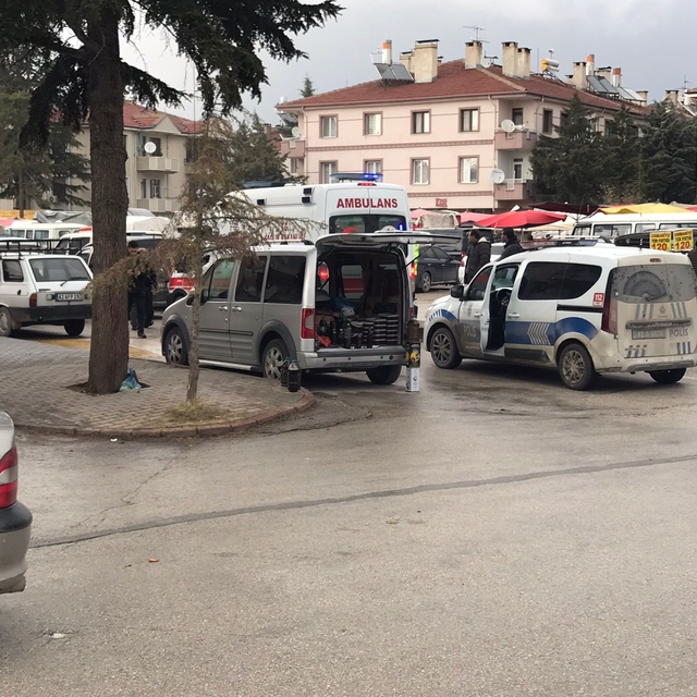 Konya'da pazarda taşlı-sopalı kavga: 5 yaralı