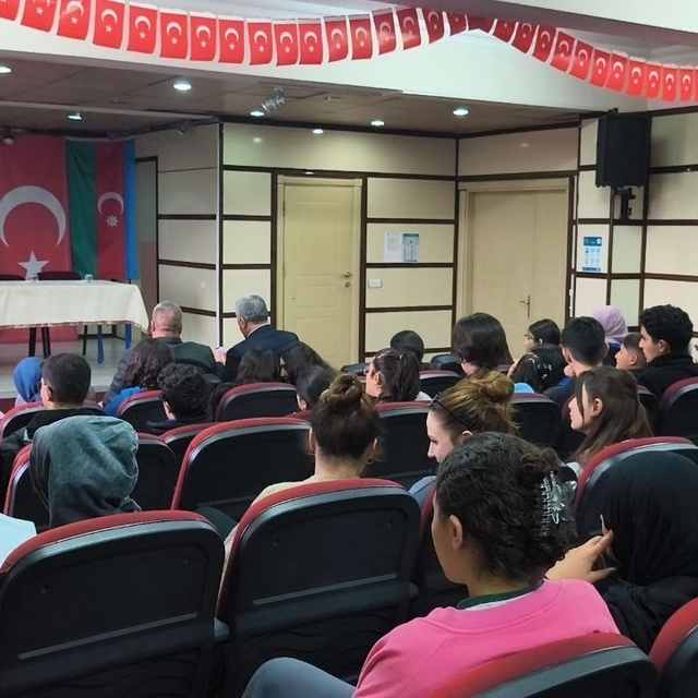 Haydar Aliyev, vefatının 22. yılında Haydar Aliyev Fen Lisesi'nde anıldı