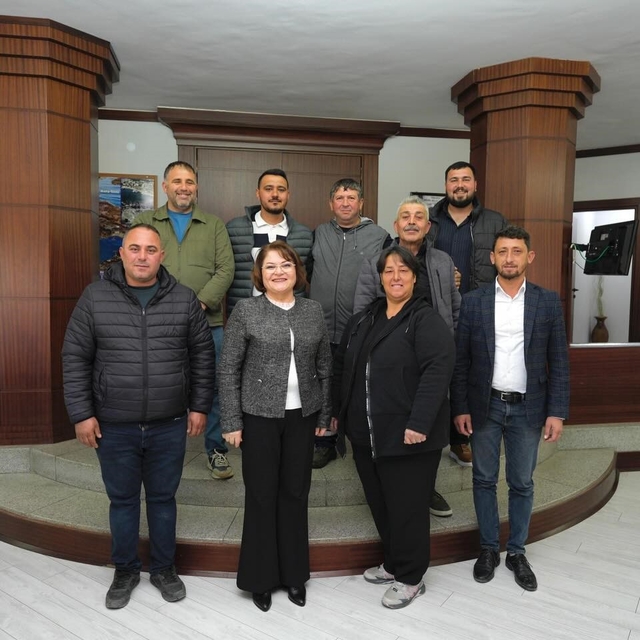 Başkan Gençay, pazar esnafını ağırladı