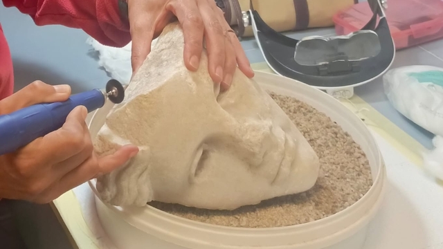 Metropolis'te Helenistik döneme ait olduğu değerlendirilen tanrıça heykel başı bulundu