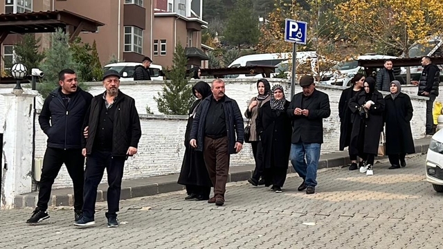 "Su" cinayeti davasına devam edildi
Anne Gül Kazancı:
"Bir su için evladımı öldürdüler. Bir cinayet var, adalete güveniyorum"