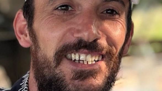 Yoldan çıkıp yan yatan kamyonetin sürücüsü öldü