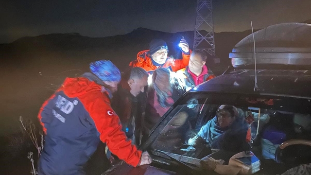 Yaylada kaybolduktan saatler sonra bulunmuşlardı: O anlar cep telefonu kamerasına yansıdı