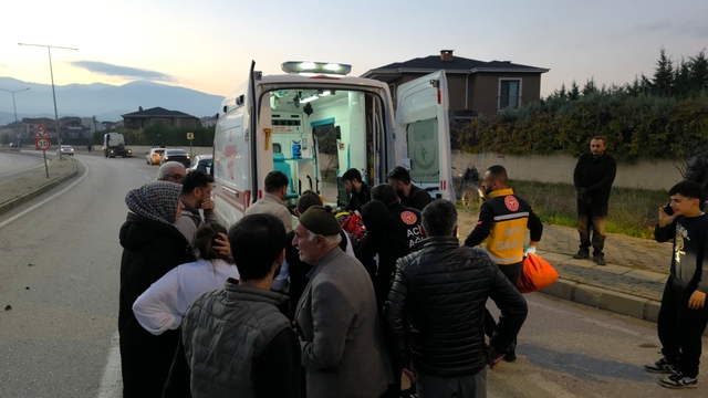 Bursa'da trafik kazasında 1'i ağır, 2 kişi yaralandı