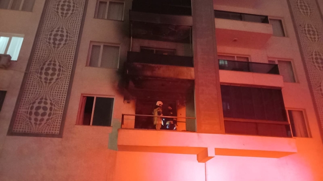 Uzaklaştırma kararı sonrası evini ateşe verdi