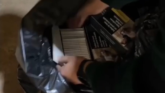 Efeler'de kaçak sigara operasyonu: 2 gözaltı