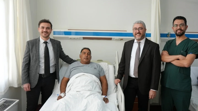 Aydın'da ilk kez ağız içinden alınan doku ile yeni idrar yolu oluşturuldu