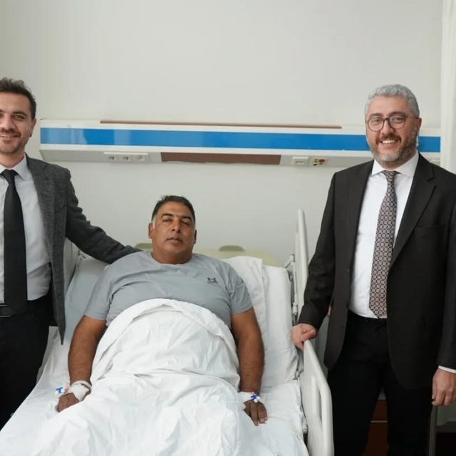 Aydın'da ilk kez ağız içinden alınan doku ile yeni idrar yolu oluşturuldu