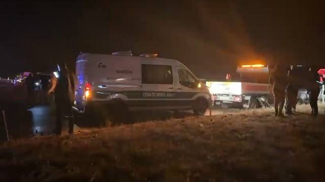 Mardin'de 3 aracın karıştığı kazada 4 ölü, 5 yaralı (3)