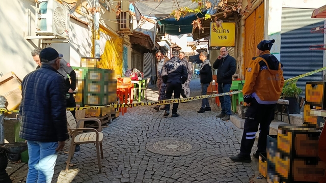 Sandalyede otururken bıçaklanarak öldürülmüştü: 17 yaşındaki sanığa 20 yıl hapis
Genç kızın olaydan sonra kaçma anının görüntüleri ortaya çıktı