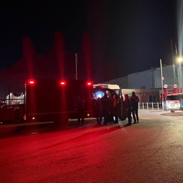 Tırdan sızan kimyasal maddeden etkilenen 5 kişi hastanelik oldu