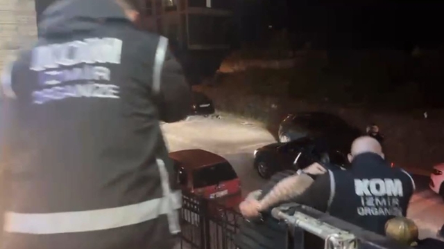 İzmir'de galeriye patlayıcı maddeyle saldırıya 5 gözaltı