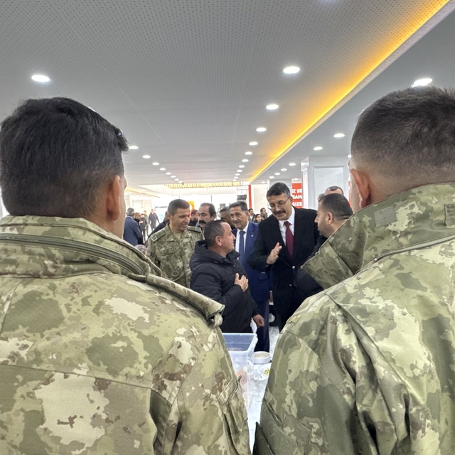 Yüksekova'da şehit aileleri ve gaziler için anlamlı gece