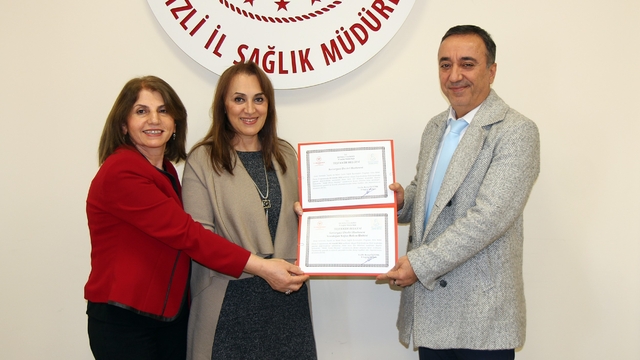 Denizli'de bebek dostu hastanelere teşekkür belgeleri verildi