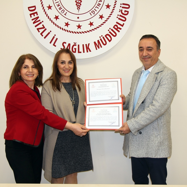 Denizli'de bebek dostu hastanelere teşekkür belgeleri verildi