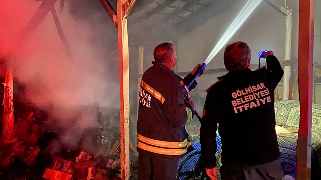 Burdur'da kalorifer kazanının patlaması sonucu çıkan yangın söndürüldü