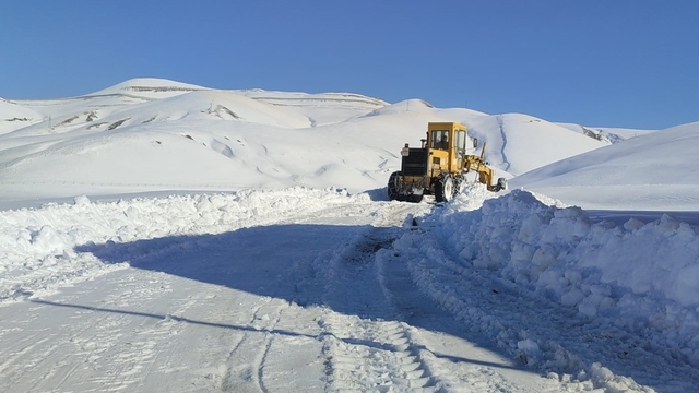 Van'da kapalı yollar ulaşıma açıldı