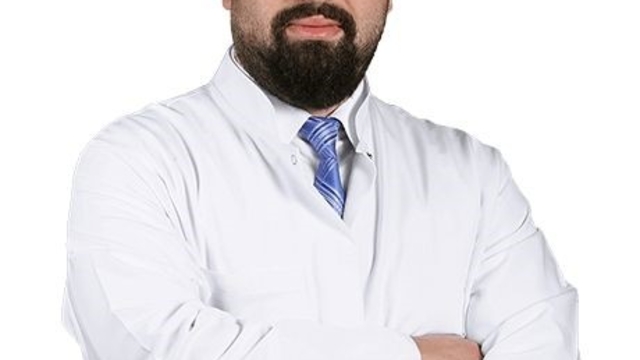 Sporda yapılan en sık hata 'Fazla yüklenme'
Uzmanından "Isınmadan spora başlamayın" uyarısı
Ortopedi ve Travmatoloji Uzmanı Doç. Dr. Recep Kurnaz:
"Spor yaparken sakatlanmamak için bazı kurallara dikkat edilmeli"