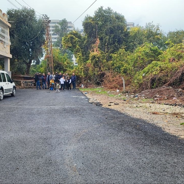 Mahallenin yol ve yeşil alanı belediye tarafından bir türlü yapılmadı
Adana...