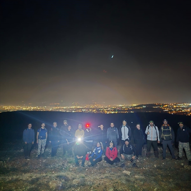 Uluslararası Dağ Günü'nde 25 kişilik grup ile 12 kilometrelik gece yürüyüşü