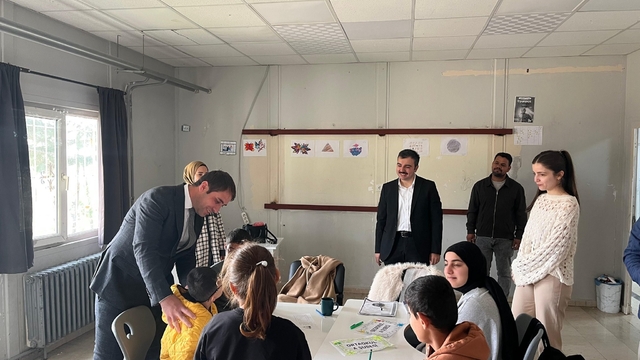 Dicle Kaymakamı Mustafa Atış özel gereksinimli öğrencilerle buluştu