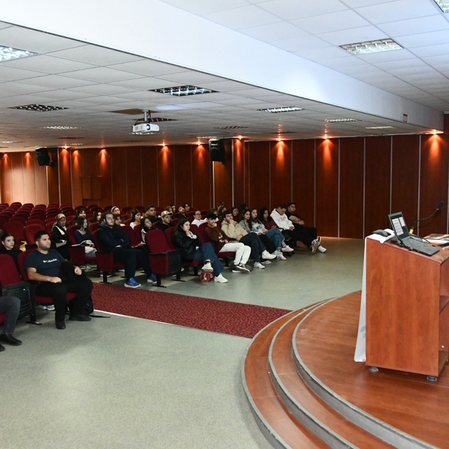 Didim MYO'lu öğrencilere yurtdışı ve kariyer fırsatları eğitimi verildi