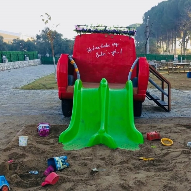 Yeşilçam'ın efsanesi çocukların oyun alanı oldu