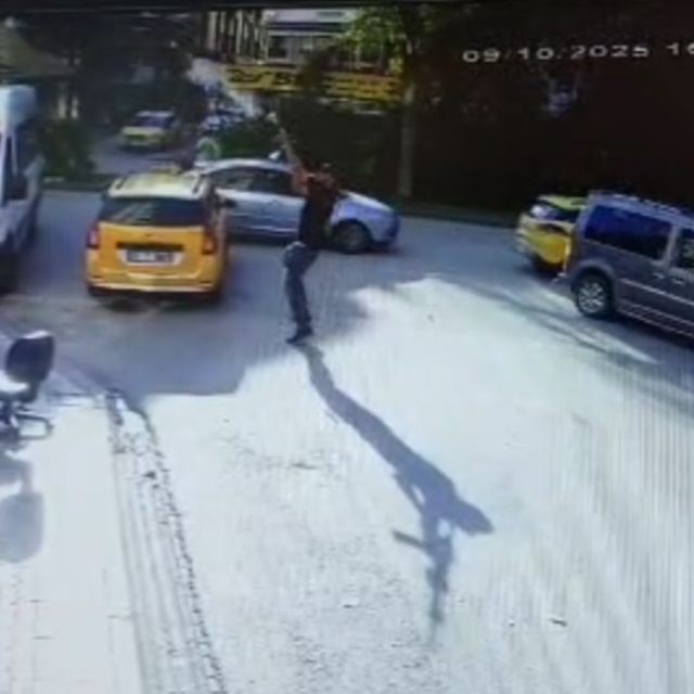 Sevgilisinin çalıştığı oyun salonuna silahlı saldırıda bulundu