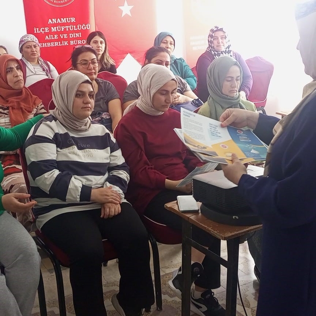 Anamur'da 'Değerleriyle Güçlü Ailem' projesi devam ediyor