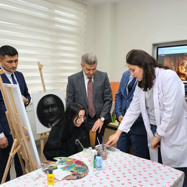 Artvin Valisi Ergün, okullarda incelmelerde bulundu