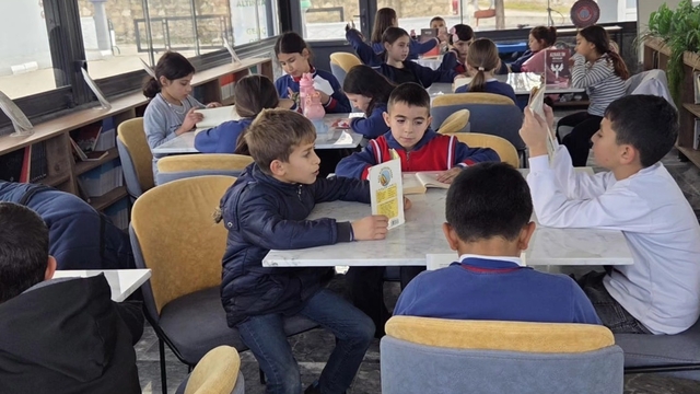 Altıntaş'ta kitap okuma etkinliği