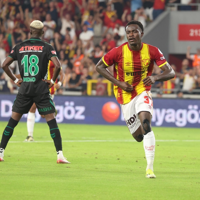Göztepe'de Dennis'e Alman kancası