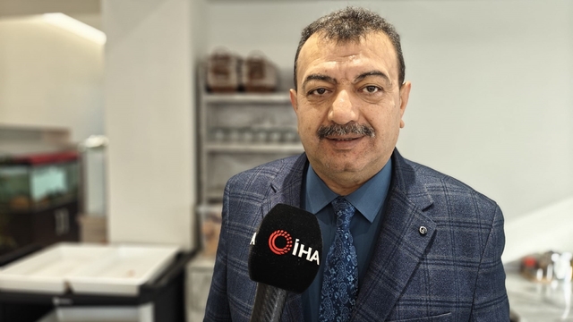 Lokantacılardan 'servis ücreti' kararına destek
Kayseri Lokantacılar ve Pastacılar Odası Başkanı Altan Aydemir:
"Vatandaşlarımızın mekanlara gönül rahatlığıyla gidebileceğinin işareti olan bir karar"