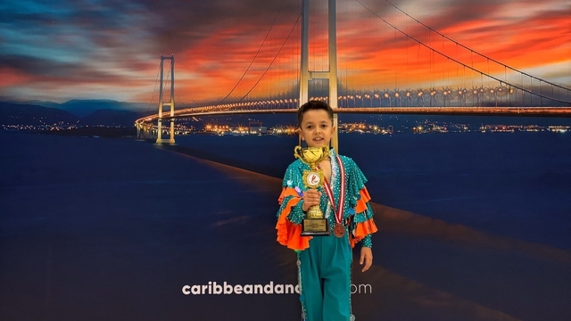 Denizli'nin gururu Toprak, 7 yaşında dünya üçüncüsü oldu