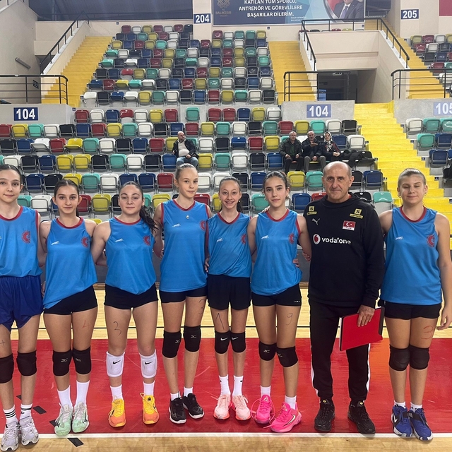 Akhisar altyapısı milli takım kapısında