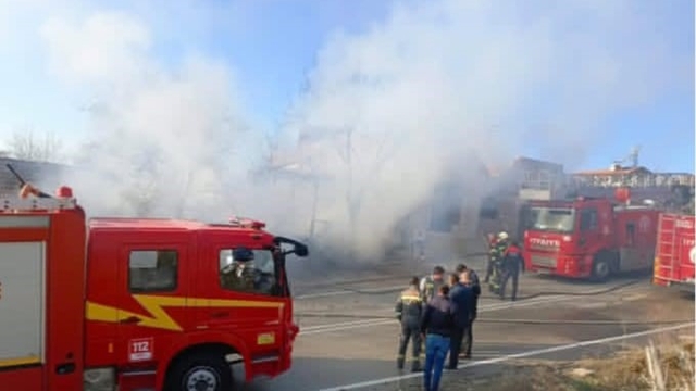 Denizli'de iş yerinde çıkan yangın korkuya neden oldu