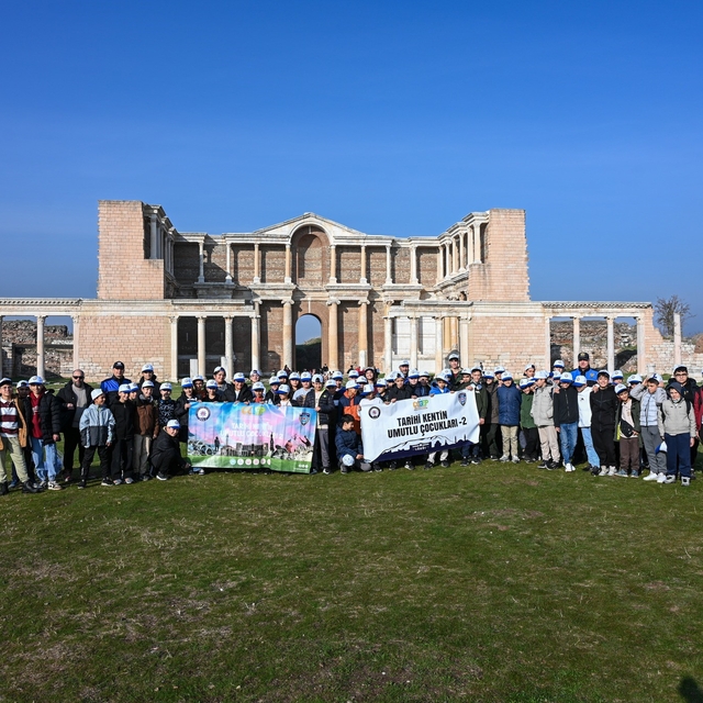 'Tarihi Kentin Umutlu Çocukları' Kula-Salihli UNESCO Jeoparkı'nda buluştu