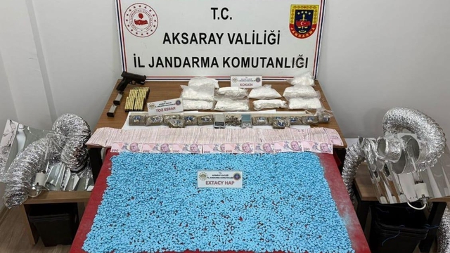 Aksaray'da uyuşturucu operasyonunda yakalanan 2 şüpheli tutuklandı