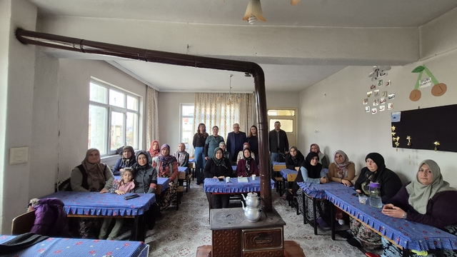 Akşehir'de kadınlara sürü yönetimi eğitimi verildi