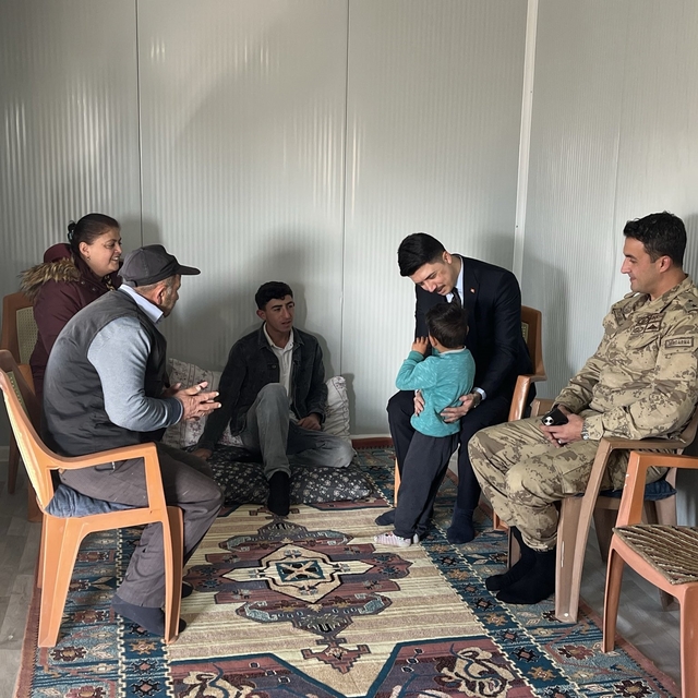 Digor Kaymakamı Kahraman köylerde vatandaşlarla buluşuyor