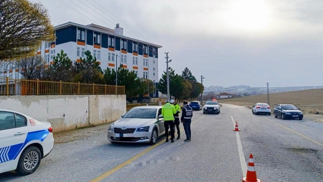 Kırşehir'de okul çevrelerinde "şok uygulama" yapıldı