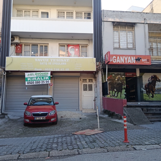 Komşusunu sokak ortasında vurup ağır yaraladı