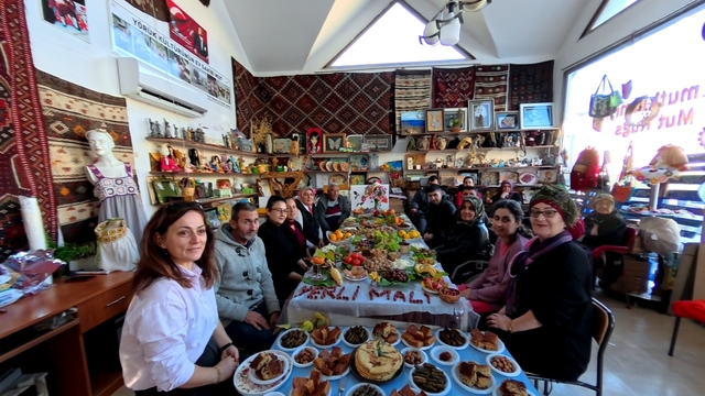 Mersin'de Tutum, Yatırım ve Türk Malları Haftası kutlandı