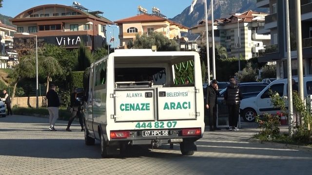 Dayısının silahından çıkan kurşunla hayatını kaybeden kadının cenazesi ailesine teslim edildi