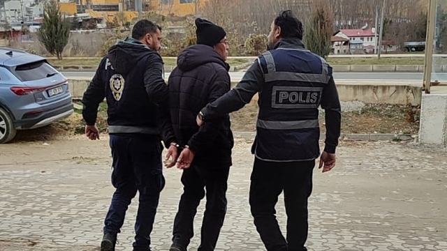 Kastamonu'da okul müdür yardımcısını darbeden kişi tutuklandı