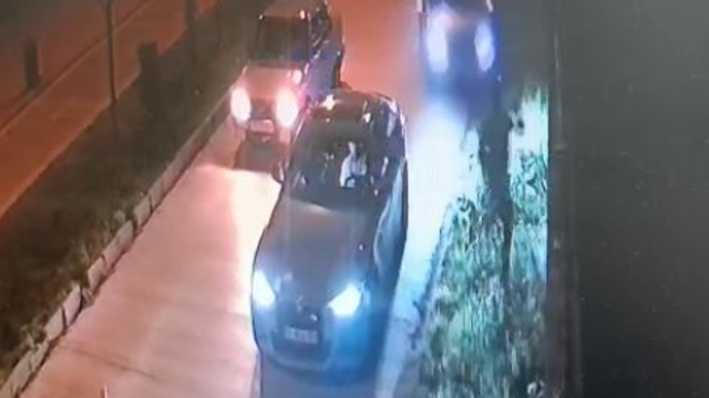 Polis memuruna otomobille çarpan 2 kardeşe gözaltı