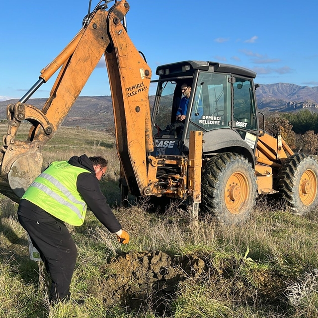 Demirci'de atıl araziler tarıma kazandırılıyor