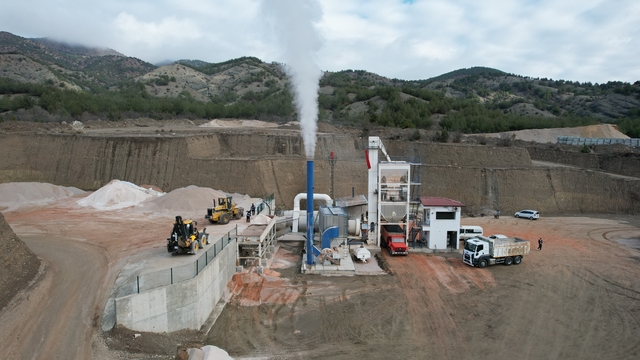Osmancık Belediyesi kendi ürettiği asfaltı kullanmaya başladı