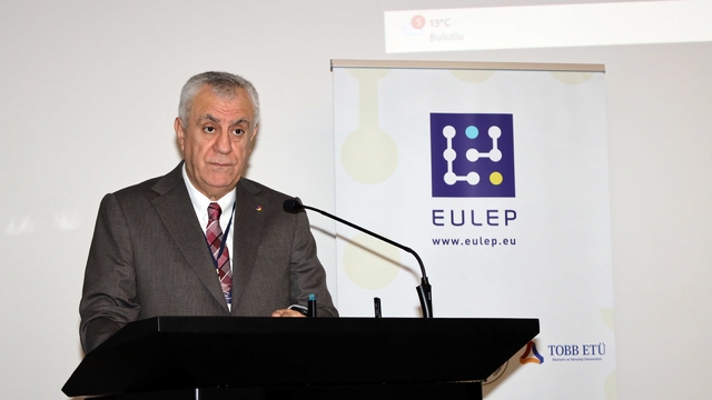 Adana'da mesleki eğitim konferansı